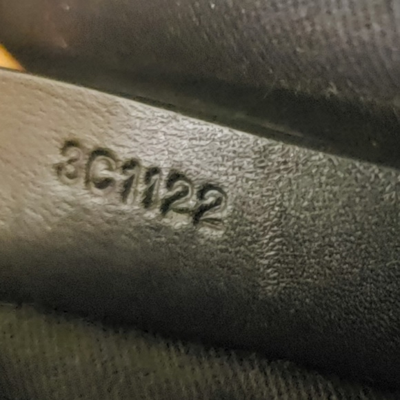 Rare Givenchy Antigona (Medium) with gold accents - Picture 5 of 8